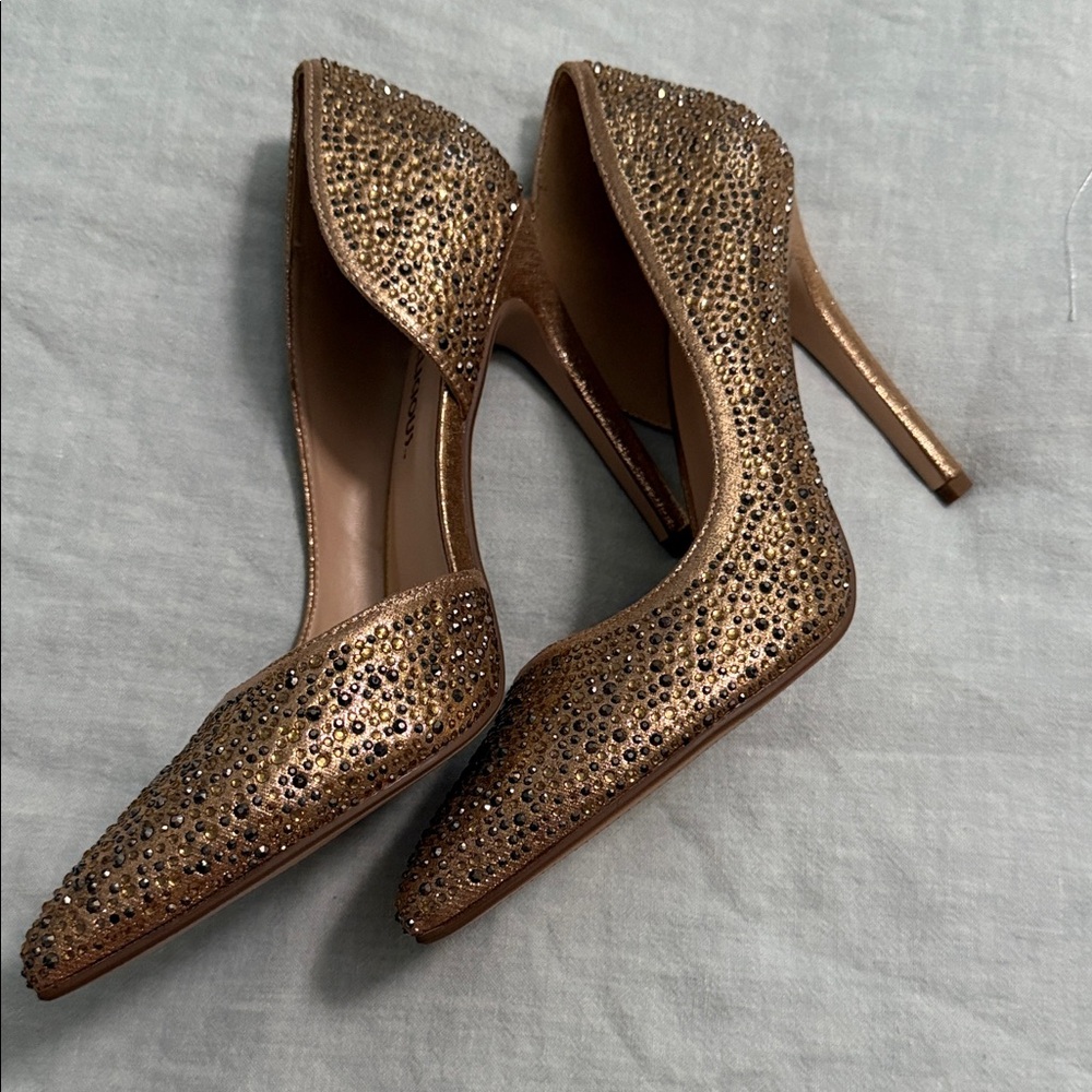 Size 7 never worn Studded Women's Heels